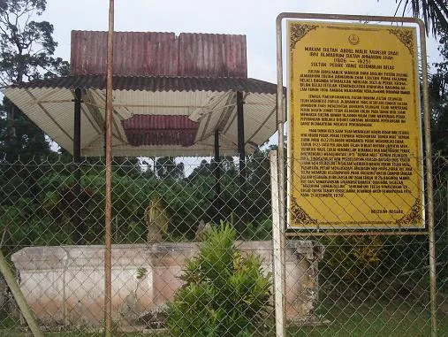 makam sultan malik