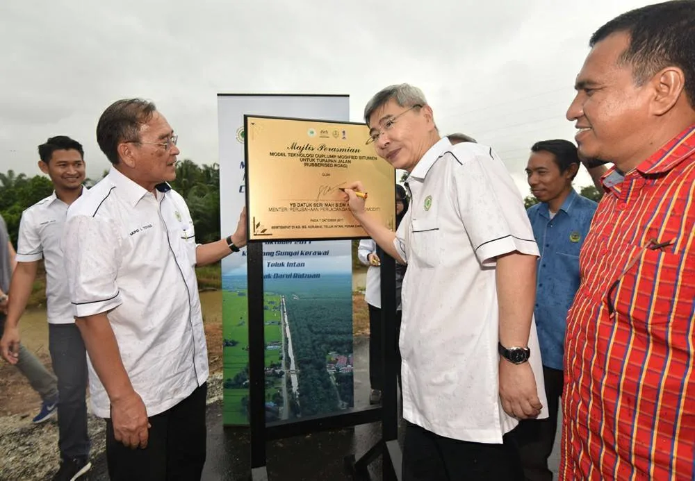 Jalan Raya Getah Di Teluk Intan Adalah Yang Pertama Di Malaysia