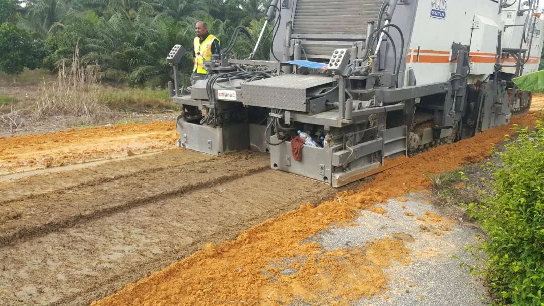 Jalan Raya Getah Di Teluk Intan Adalah Yang Pertama Di Malaysia