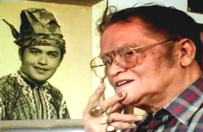Who is the Voice Behind Tok Guru Pujangga in Silat Legenda?