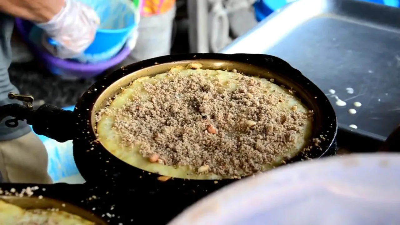 Apam Balik Benci Tapi Rindu, Kampung Manjoi