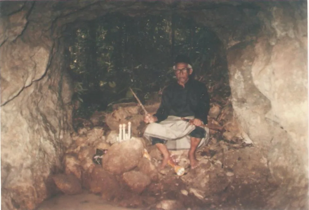 Gua Daeng Kuning Di Bukit Larut