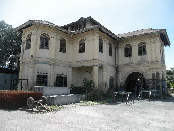 Abandoned Mansion in Pekan Karai