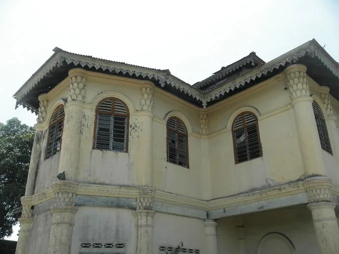 Abandoned Mansion in Pekan Karai
