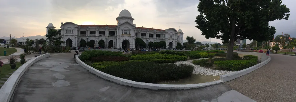 Sejarah Stesen Keretapi Yang Digelar Sebagai Taj Mahal Ipoh