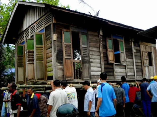 Amalan Usung Rumah Yang Kian Dilupakan