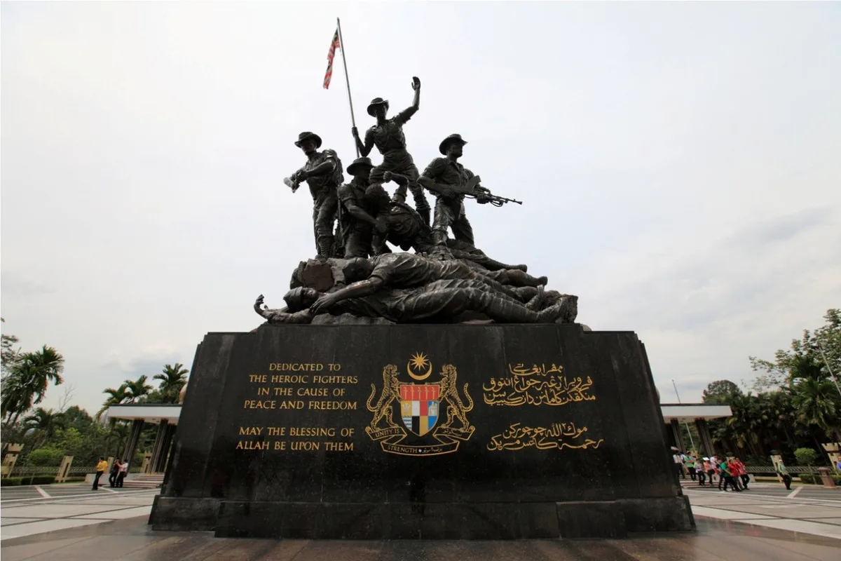 Bekas Tentera Dari Slim River Adalah Model Tugu Negara