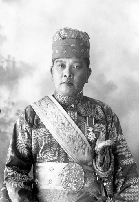 Sultan Deli Ke 11 Adalah Cucu Sultan Perak Ke 26
