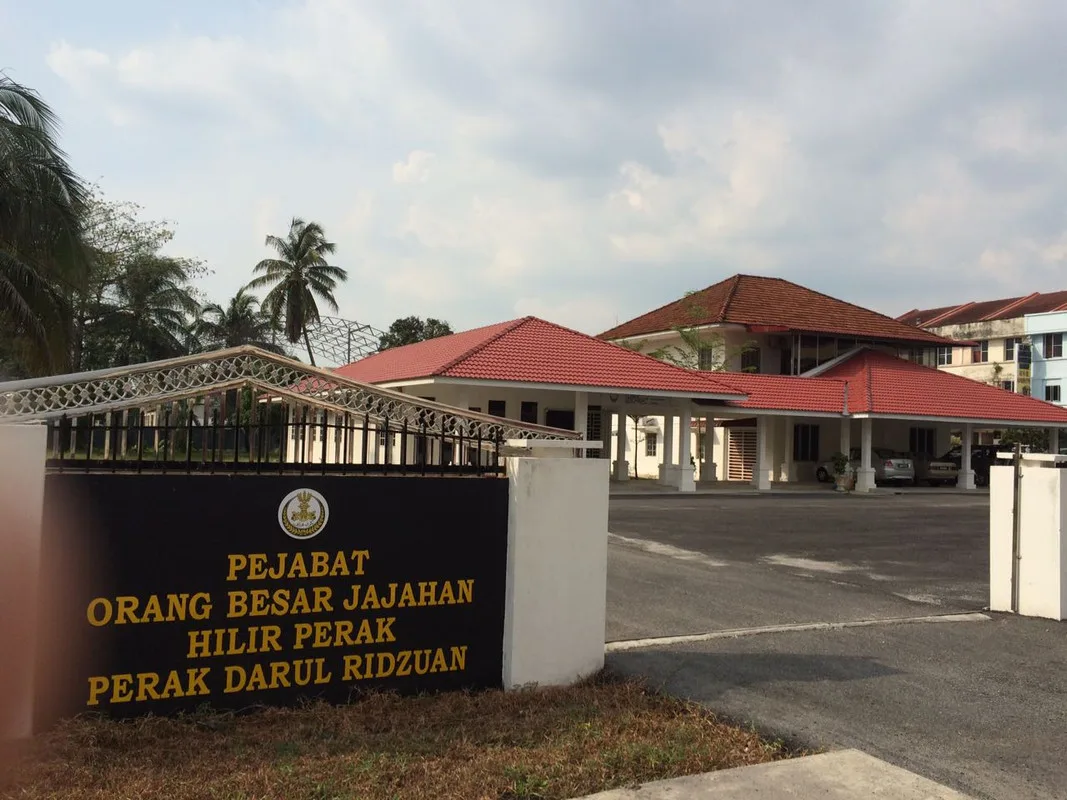 pejabat orang besar jajahan negeri perak
