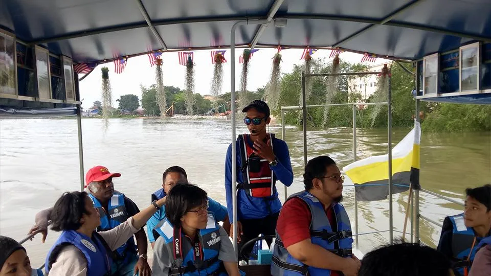 Menyusuri Sungai Perak Di Teluk Intan Dengan River Cruise