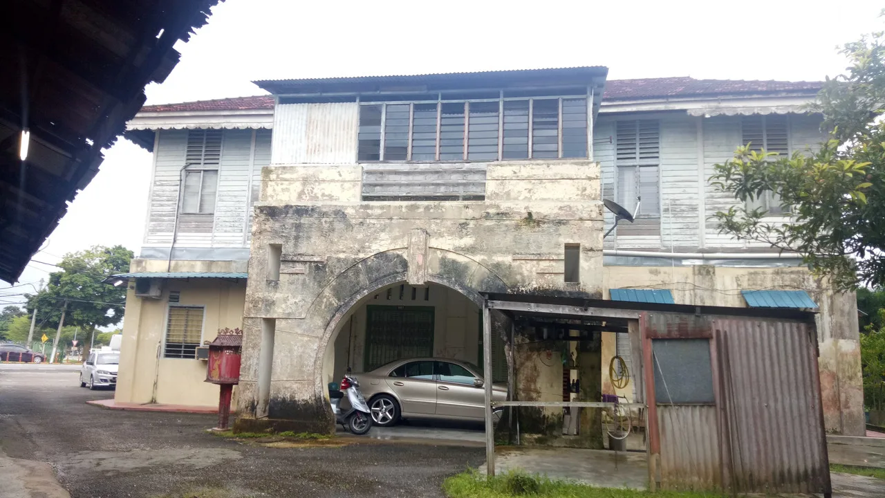 Napier Freemason Lodge Teluk Anson, Rumah Hantu Inggeris