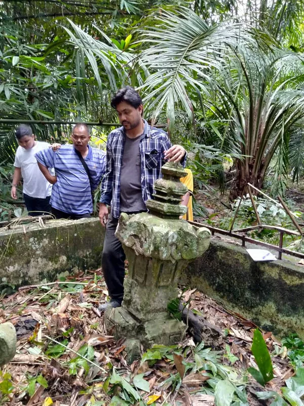 The Tomb of the Aceh Admiral in Kampung Pulau, Lambor Kiri