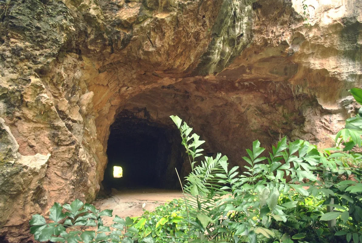 Tasik Cermin entrance cave