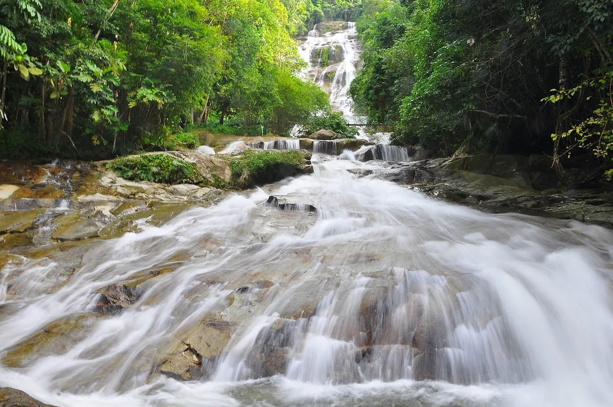 the myth of lata kinjang