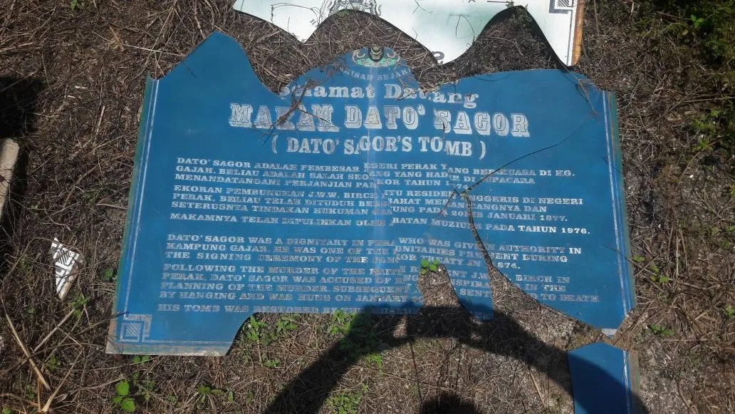 The Current Neglected State of Dato Sagor's Tomb