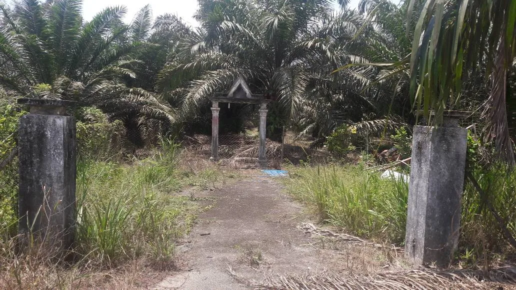 The Current Neglected State of Dato Sagor's Tomb