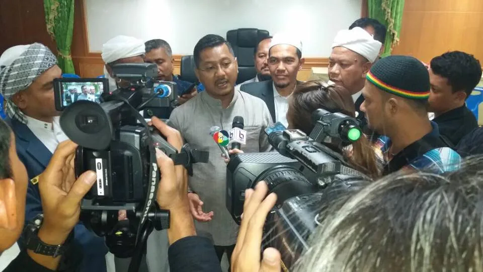 Village Boy from Parit Becomes Press Secretary to the Prime Minister