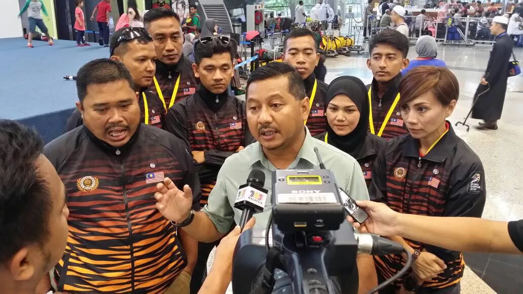 Village Boy from Parit Becomes Press Secretary to the Prime Minister