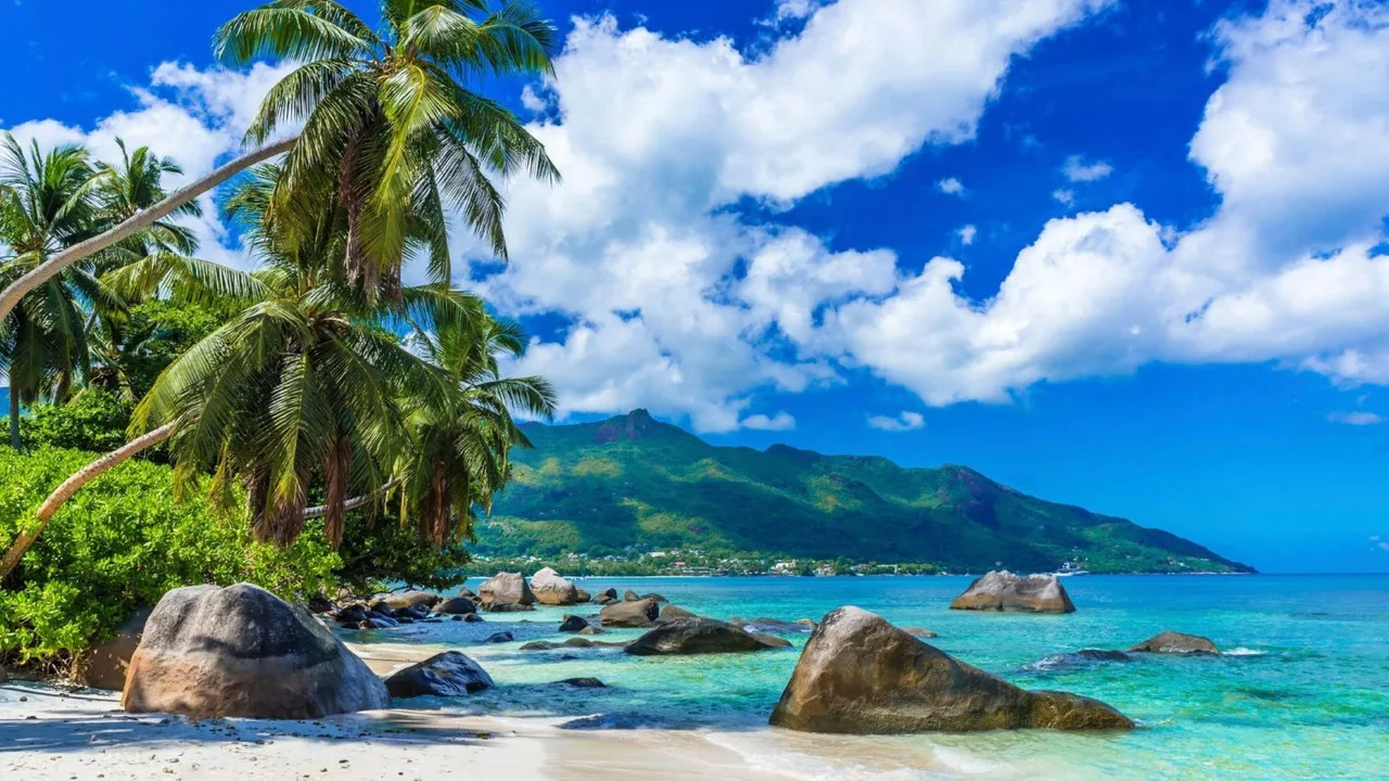 Where are the Seychelles Islands and What is Their Connection to Perak