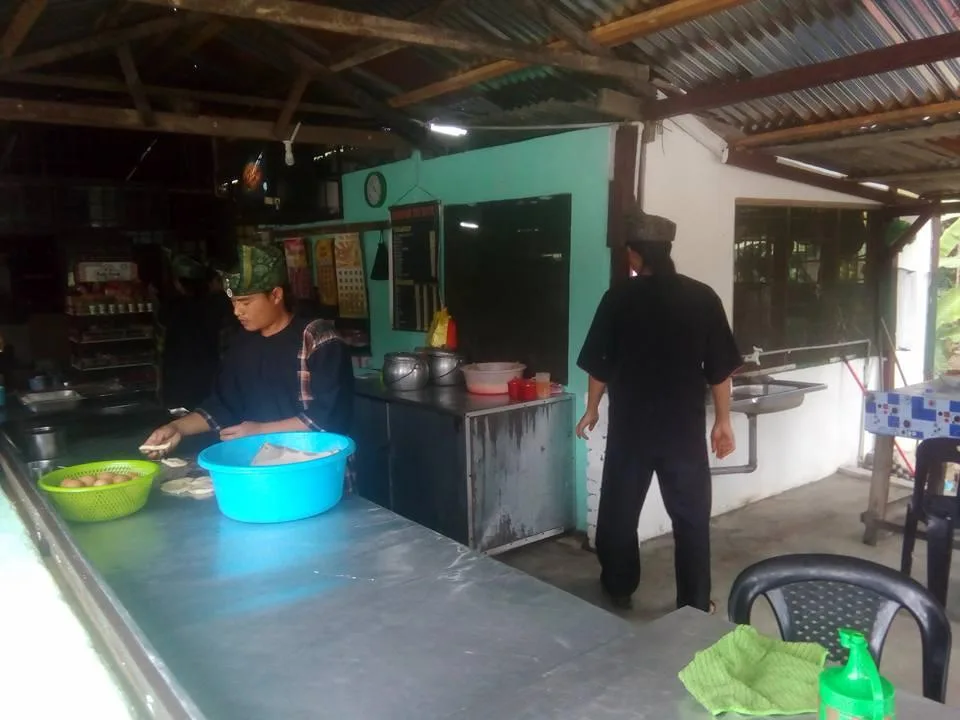 Qawwam Sri Bota, The Warrior Stall in Bota Kiri