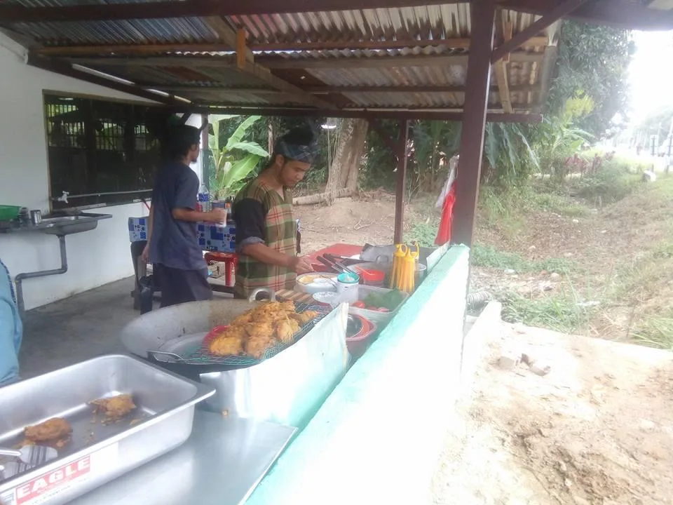 Qawwam Sri Bota, The Warrior Stall in Bota Kiri