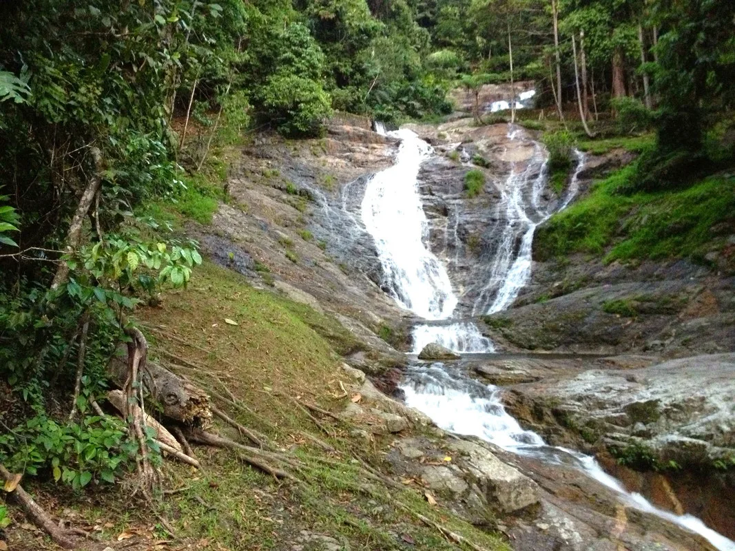 lata iskandar waterfall
