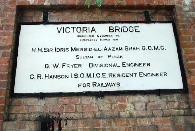 victoria bridge