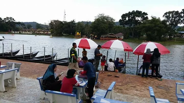 Perak Also Has a Floating Market in Pengkalan Hulu
