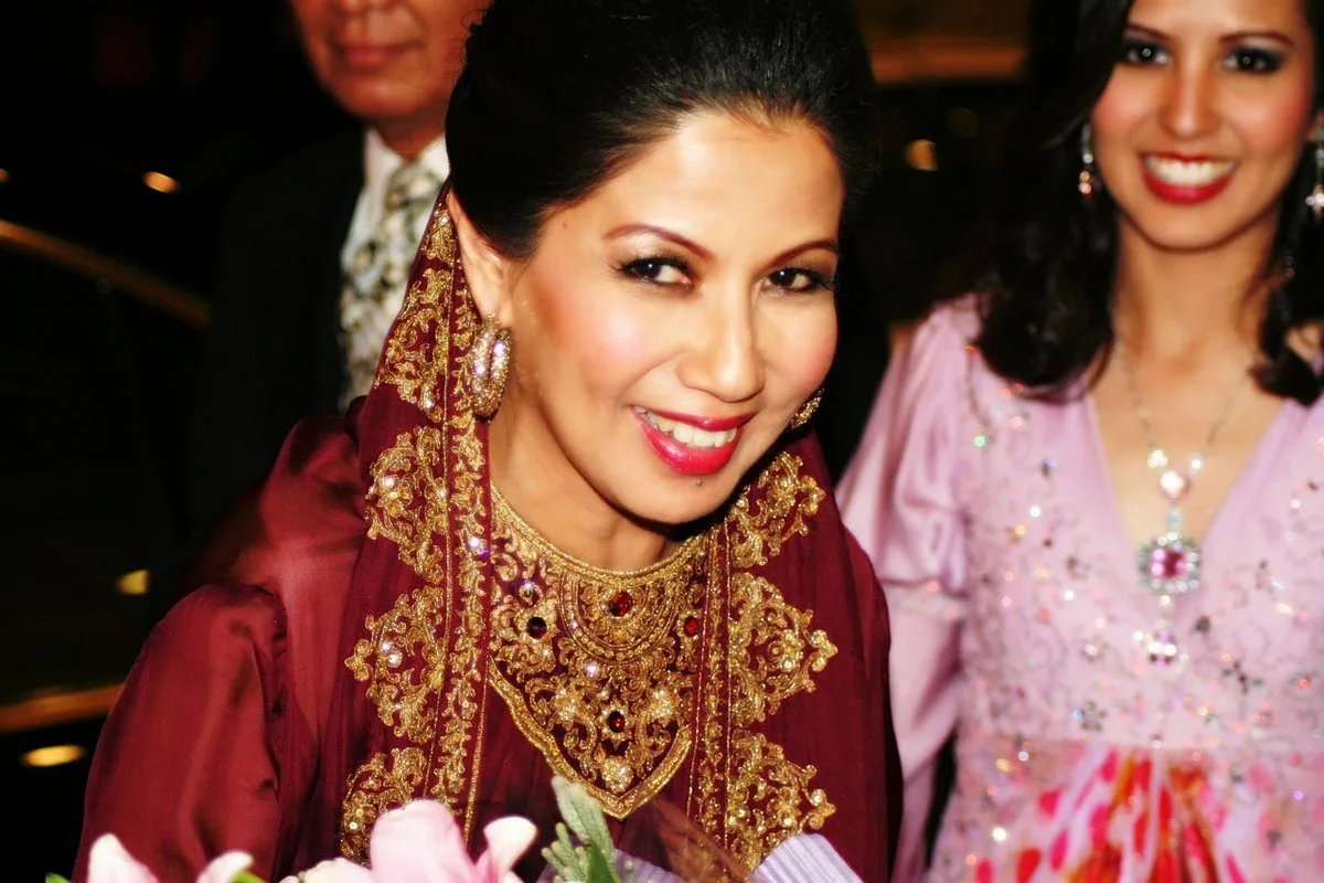 Raja Azureen