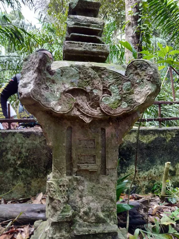 The Tomb of the Aceh Admiral in Kampung Pulau, Lambor Kiri